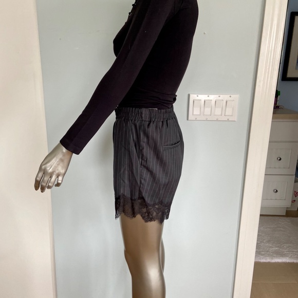 Falcon & Bloom Lace Trimmed Shorts - Picture 3 of 3